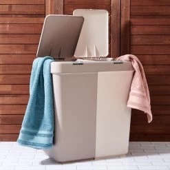 Motek® - Wasmand - 2 Vakken Met Deksel - Met Touch Deksel - Gemaakt Van 100% Gerecycled Kunststof - 80 L - Wasmand Met Deksel - Wassorteerder - Beige